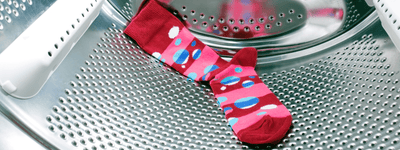 ¿Los calcetines deberían lavarse al revés?