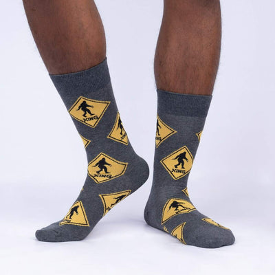 Calcetines-disenos-BigfootXing-CrewSocks-Model_Front