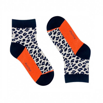 Calcetines_con_diseño_leopardo_print_the_socks_closet
