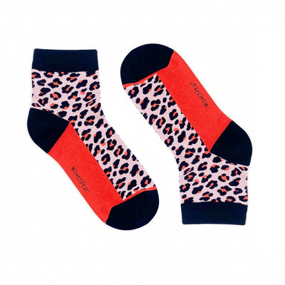 Calcetines_con_diseño_leopardos_the_socks_closet